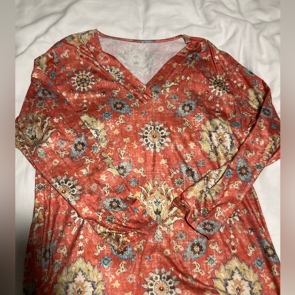 Beautiful long sleeve 1X knit shirt. No brand- tag has been removed.